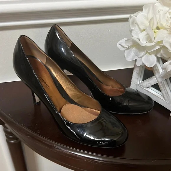 Black heels… - Picture 1 of 4